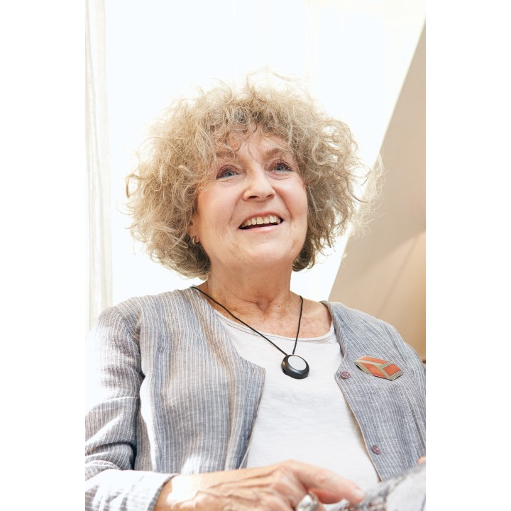 Tavie Domicile | Téléassistance à domicile senior